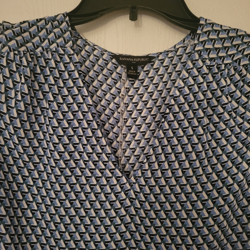 Cold shoulder vneck blouse - Picture 2 of 4